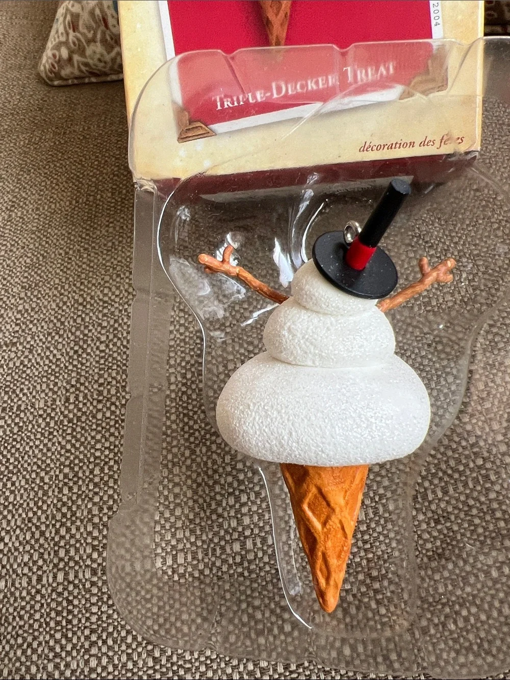 Hallmark Triple Decker Treat 2004 Christmas ornament NEW IN BOX
